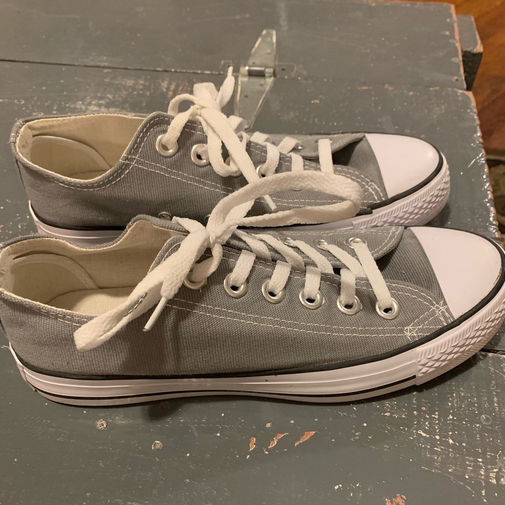 Gray size 6.5 converse